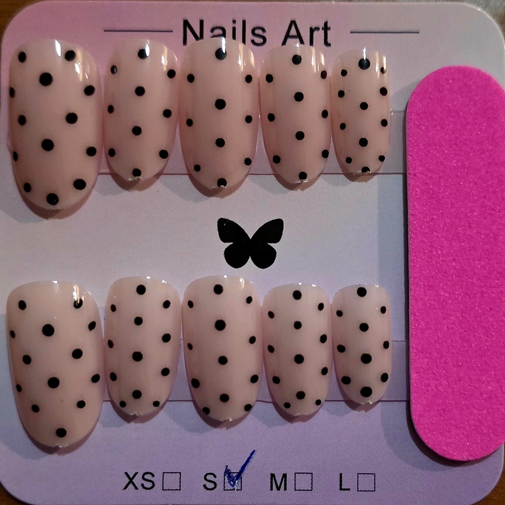 4/$20  Chic Polka Dot Press-On Nails Set